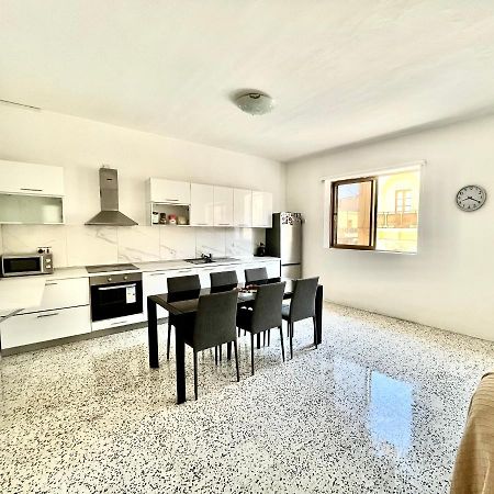 Camag Apartment - Very Close To Airport Birżebbuġa Exteriér fotografie