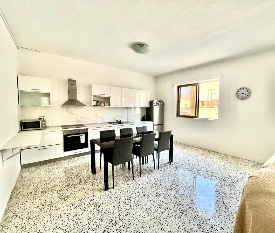 Camag Apartment - Very Close To Airport Birżebbuġa Exteriér fotografie